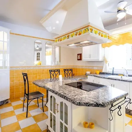 Sunny Santiago Retreat - - Close To Masca Lejlighed